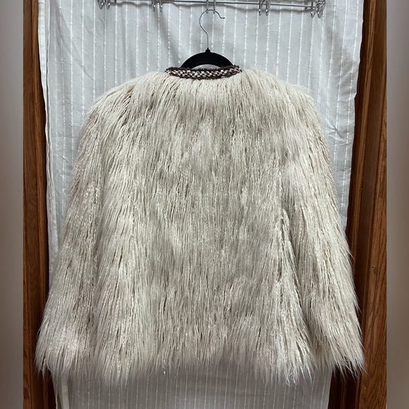 Zara Ivory Fur Jacket size M - Picture 8 of 9